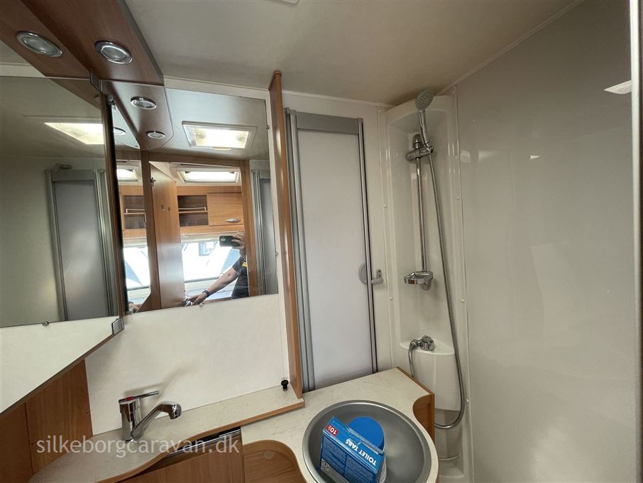 Knaus Sport 700 TI